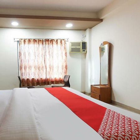 Oyo 43851 Hotel Virasat Māndu Exteriör bild